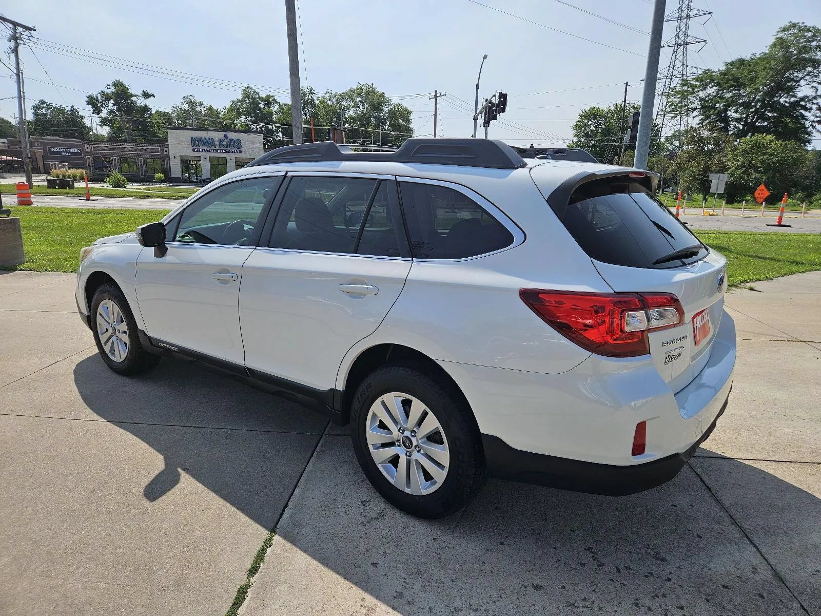 Used 2015 Subaru Outback 2.5i Premium AWD/4WD image 8