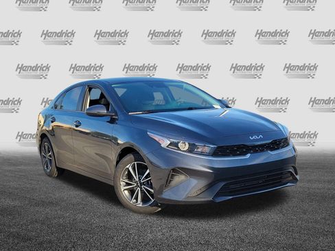 Used 2023 Kia Forte LXS w/ LXS Technology Package FWD image 2