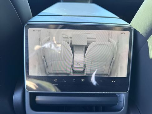 Used 2026 Tesla Model Y Long Range RWD image 13