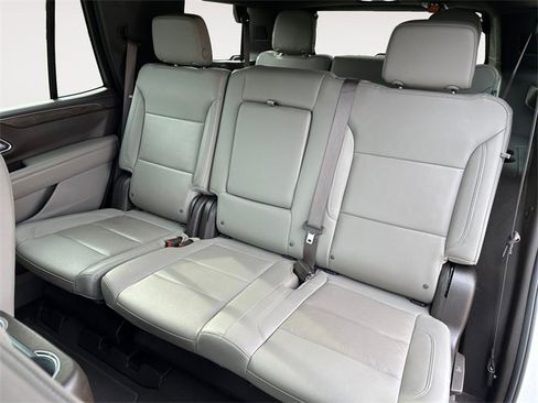 Used 2022 Chevrolet Tahoe LT w/ LT Signature Package image 13