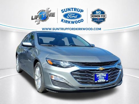Used 2024 Chevrolet Malibu LT FWD image 2