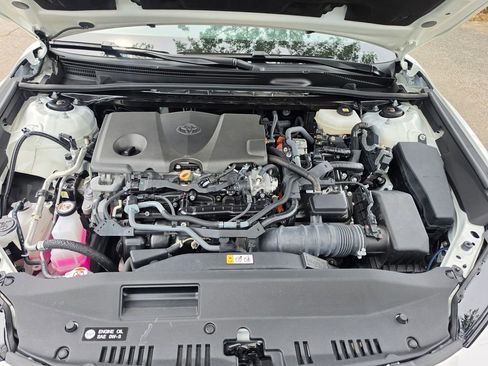 Used 2025 Toyota Camry SE FWD image 15