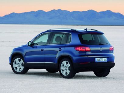Used 2015 Volkswagen Tiguan SE