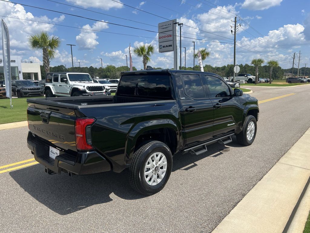 Used 2025 Toyota Tacoma SR5 AWD/4WD image 2