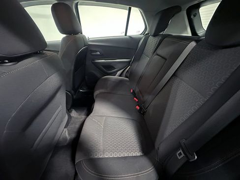 Used 2020 Chevrolet Trax LS FWD image 17