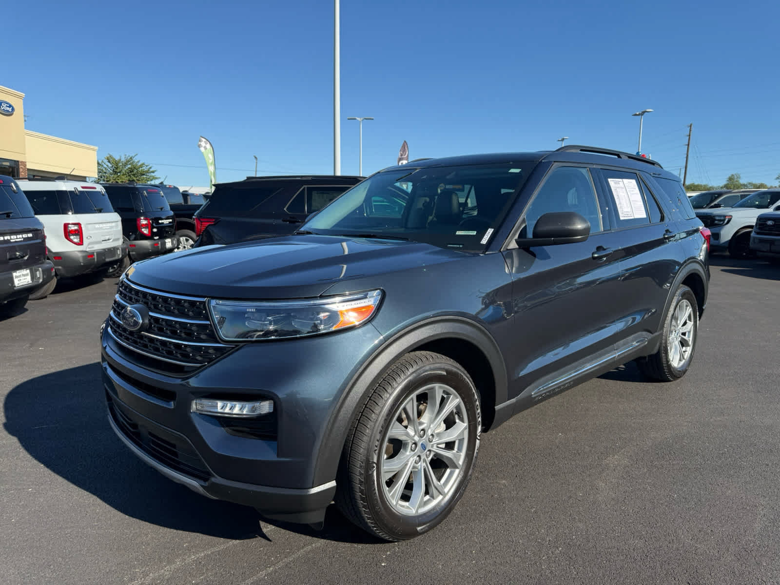 Used 2023 Ford Explorer XLT w/ Equipment Group 202A AWD/4WD image 24