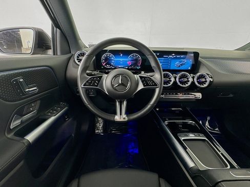 Certified 2025 Mercedes-Benz GLA 250 image 5
