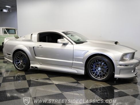 Used 2006 Ford Mustang GT RWD image 16