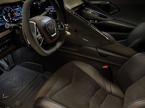 Used 2024 Chevrolet Corvette Stingray Premium Cpe w/ Z51 Performance Package RWD image 4