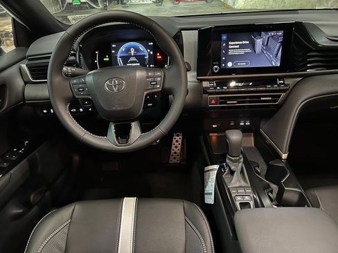 New 2026 Toyota Camry Hybrid FWD image 34