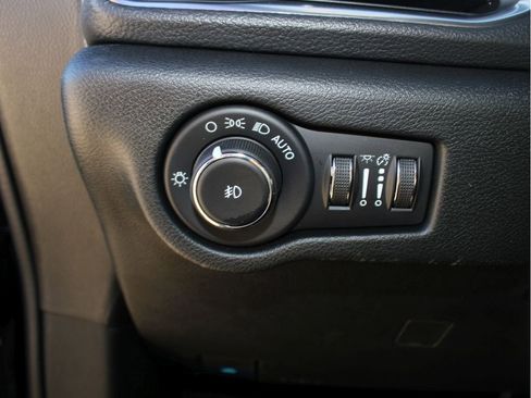 New 2026 Chrysler Pacifica Limited w/ S Appearance Package image 12