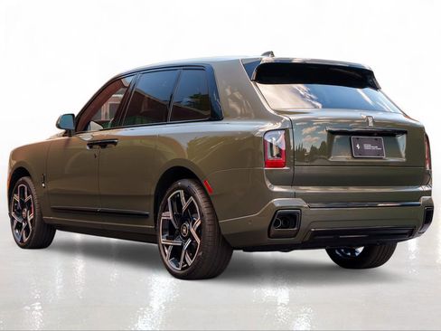 Used 2025 Rolls-Royce Cullinan Black Badge AWD/4WD image 2