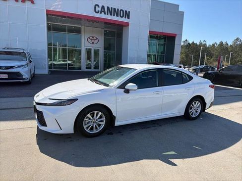 Certified 2025 Toyota Camry LE w/ Convenience Package image 1