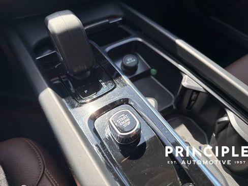 Certified 2025 Volvo V60 B5 Cross Country Plus image 16