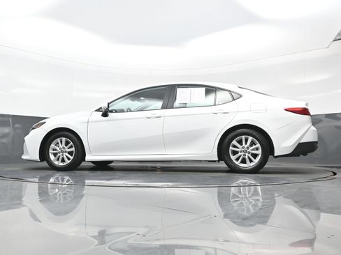 Used 2025 Toyota Camry LE FWD image 27