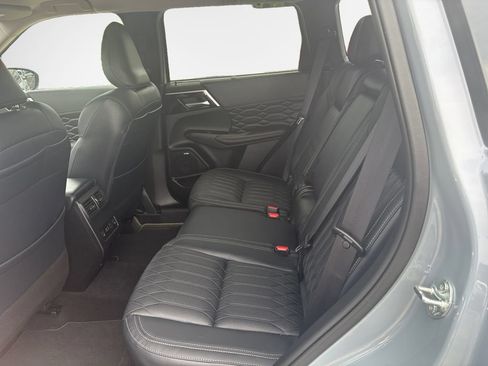 Used 2025 Mitsubishi Outlander SEL AWD/4WD image 24