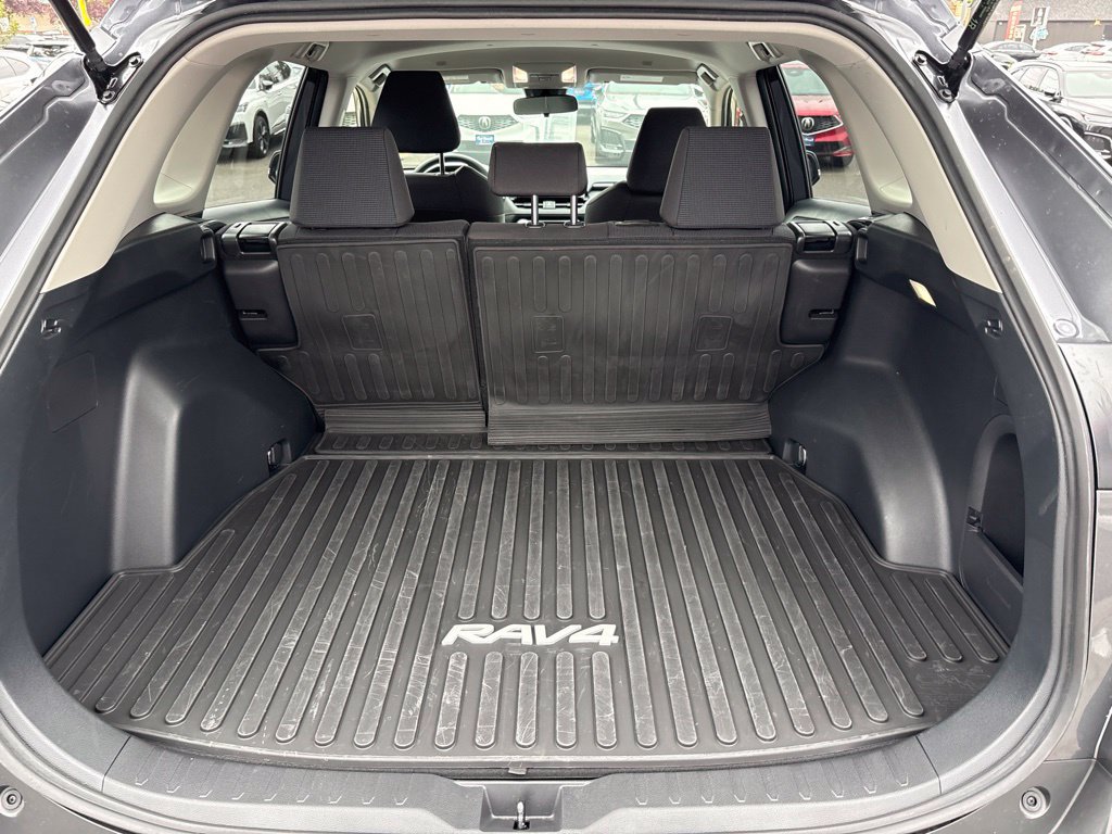 Used 2025 Toyota RAV4 LE AWD/4WD image 30
