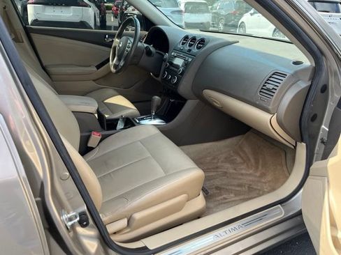 Used 2011 Nissan Altima 2.5 SL w/ 2.5SL Pkg FWD image 16