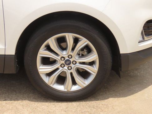 Used 2020 Ford Edge Titanium FWD image 7