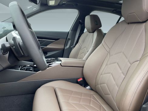 Used 2026 BMW 530i w/ Premium Package image 21