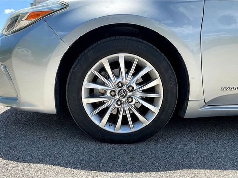 Used 2018 Toyota Avalon Limited FWD image 8