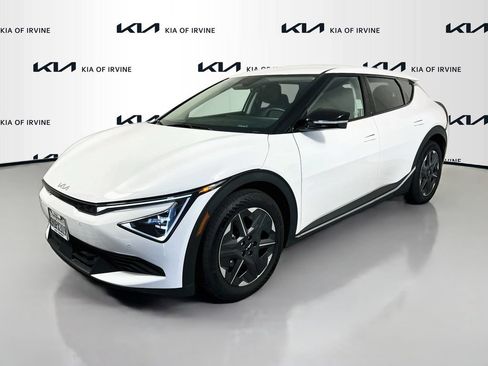 Certified 2025 Kia EV6 Light RWD image 4