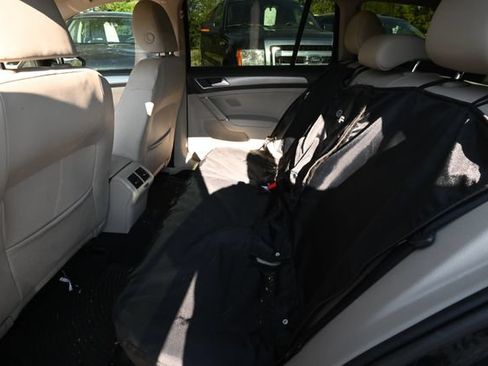 Used 2015 Volkswagen Golf TDI SE FWD image 10