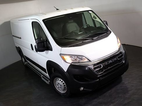Used 2025 RAM ProMaster 2500 w/ U-Haul Equipment Group FWD image 7