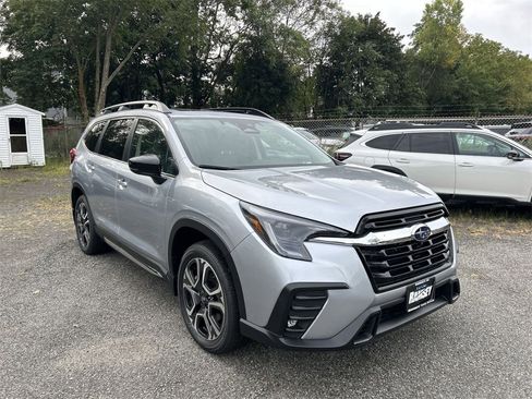 New 2025 Subaru Ascent Limited image 2