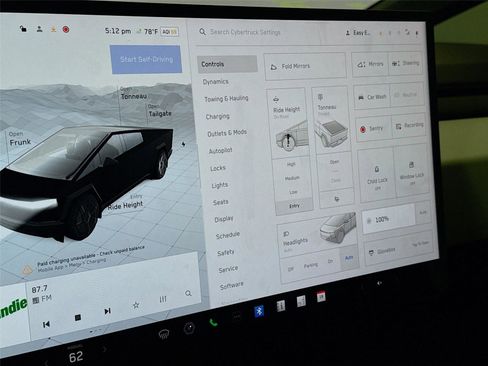 Used 2024 Tesla Cybertruck AWD Crew Cab image 4