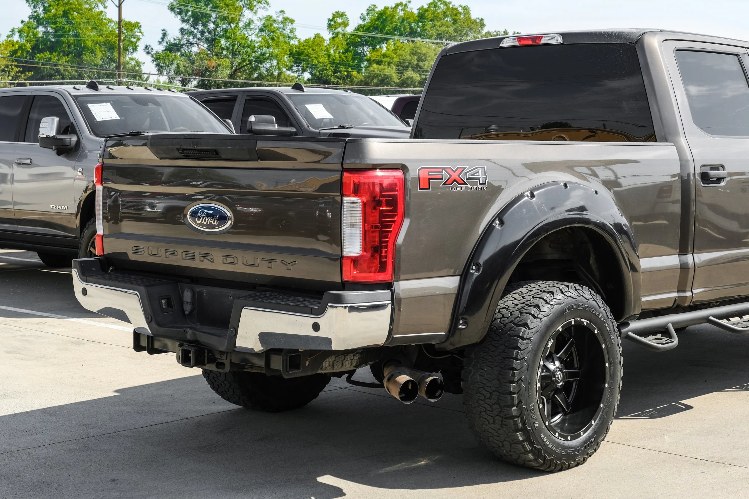 Used 2017 Ford F250 XLT w/ XLT Value Package AWD/4WD image 11