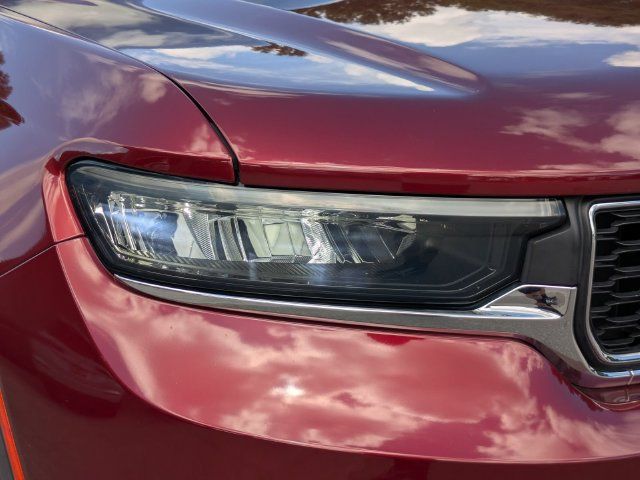 Used 2022 Jeep Grand Cherokee L Laredo w/ Luxury Tech Group I RWD image 10