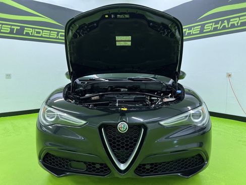 Used 2019 Alfa Romeo Stelvio Ti Sport w/ Quick Order Package 22S Sport AWD/4WD image 4