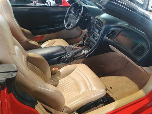 Used 1998 Chevrolet Corvette Convertible image 24