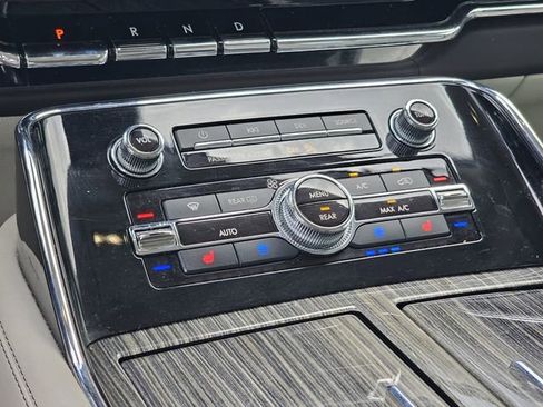 Used 2020 Lincoln Navigator Black Label w/ Cargo Convenience Package image 22