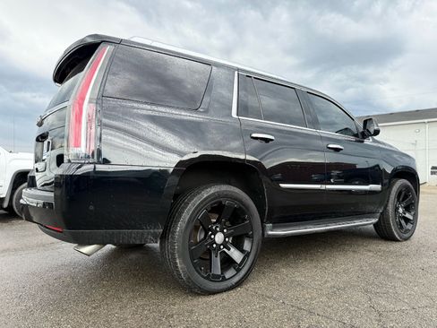 Used 2017 Cadillac Escalade Luxury image 6