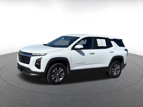 Used 2025 Chevrolet Equinox LT image 6