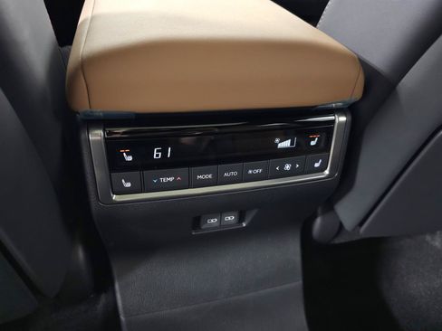 Used 2025 Lexus GX 550 w/ Cold Area Package AWD/4WD image 42