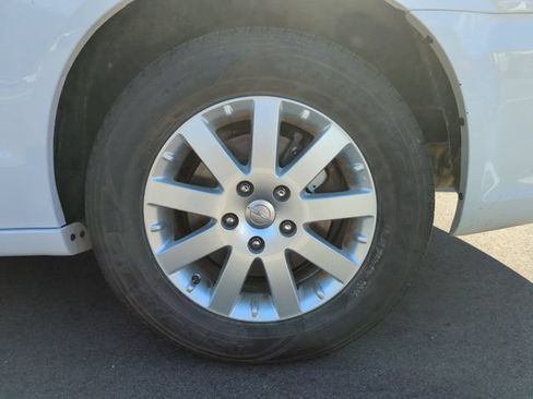 Used 2016 Chrysler Town & Country Touring w/ Driver Convenience Group FWD image 11