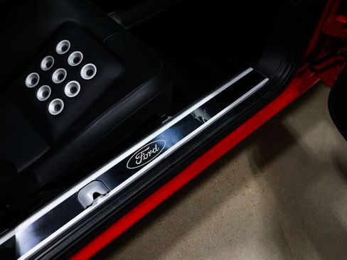 Used 2006 Ford GT RWD image 42