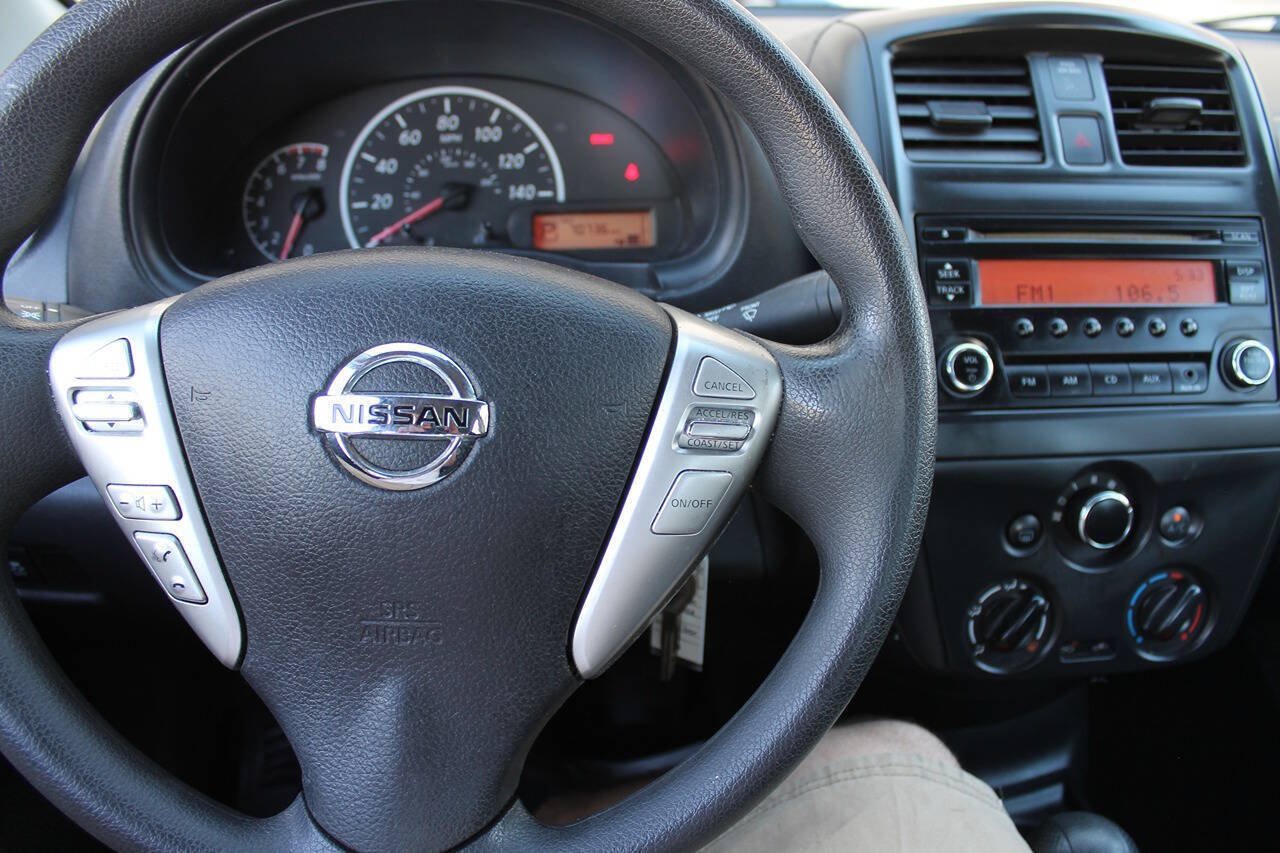Used 2015 Nissan Versa S Plus FWD image 35