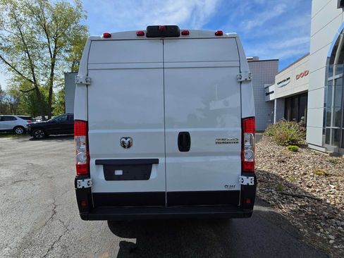 Used 2024 RAM ProMaster 2500 w/ Convenience Group FWD image 5