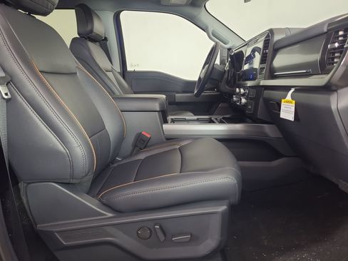 New 2026 Ford F250 Lariat w/ Black Appearance Package image 22