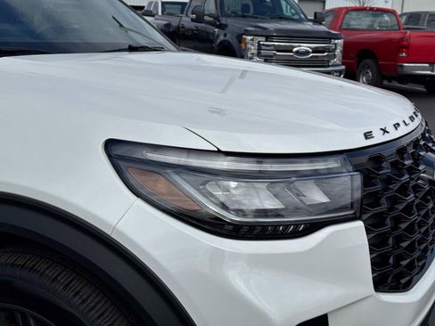 Used 2025 Ford Explorer ST image 10