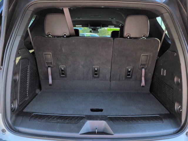 Used 2025 Chevrolet Tahoe LT RWD image 12