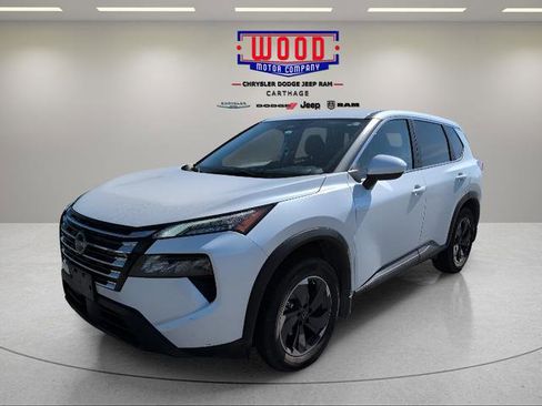 Used 2024 Nissan Rogue SV AWD/4WD image 7