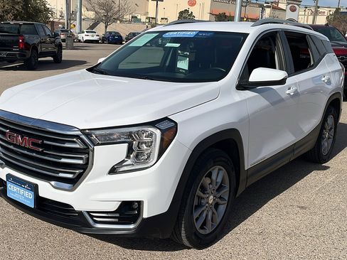 Certified 2024 GMC Terrain SLT image 3