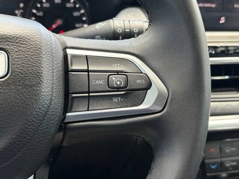 Used 2023 Jeep Compass Latitude AWD/4WD image 21