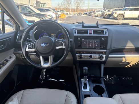 Used 2017 Subaru Outback 2.5i Limited image 19