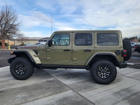 New 2026 Jeep Wrangler Unlimited Rubicon w/ Xtreme 35 Tire Package image 12
